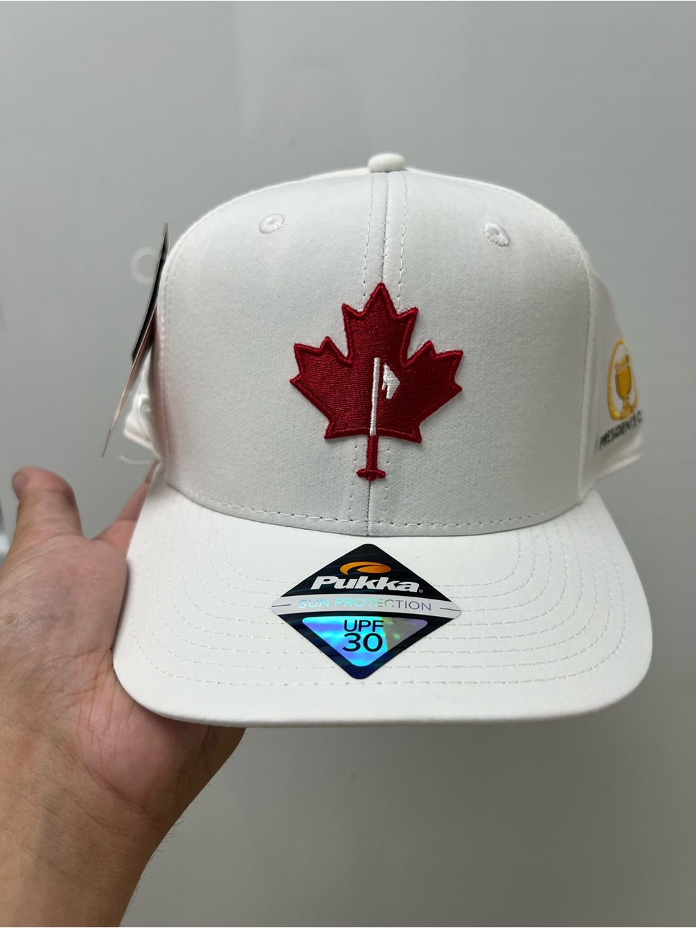Pukka Presidents Cup Hat with Red Maple Leaf